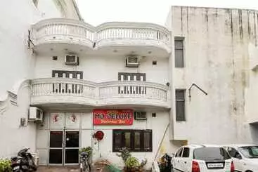 Hotel Goroomgo Md Delux Meerut