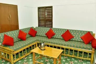 هتل Rr Heritage Suites