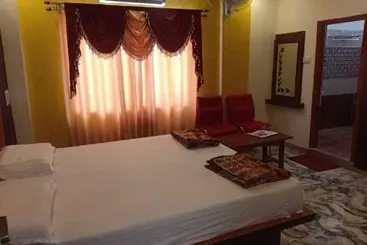 Hotel Goroomgo Heera Palace Mysore