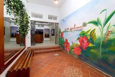 هتل Jardines Evans By Geh Suites