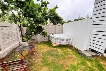 Hotelli Pushpam Lords Resort Karjat  Pure Veg