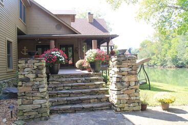 River Wellness Lodge