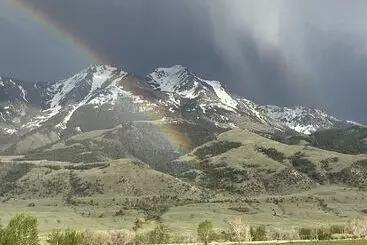 Yellowstone Dreamin Camp
