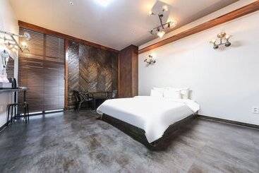 Motel Gyeongju Hotel 801