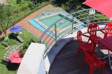 Danyang Three Nests Stay Pension