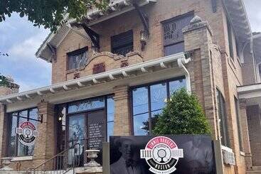 Threefoot Hotel, Meridian, A Tribute Portfolio