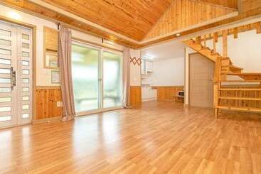 Gangneung Sea Cloud Caravan Pension