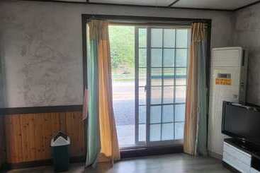 Yeongwol Donggang Close Pension