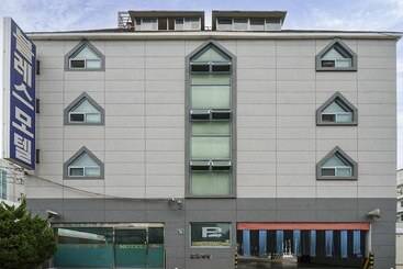 Motel Gyeongsan Bless