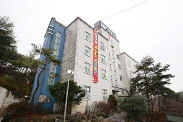 Motel Hongsung Jun