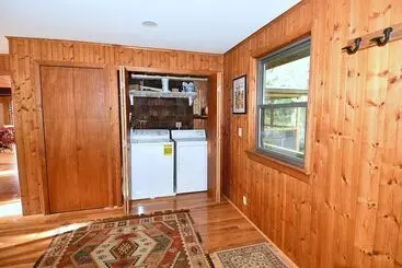 Mökkimajoitus Sleepy View Retreat