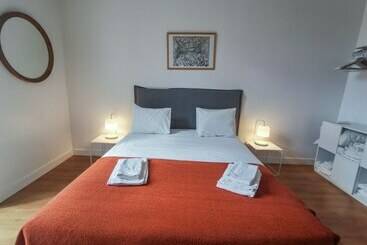 Fanqueiros Apartment