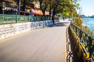 Hotel Goroomgo You And Me Mallital Nainital