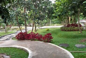 فندق Pesona Osing Resort By Ziri