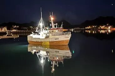Lomakeskus Sjøstrand Rorbuer V Børge Iversen As