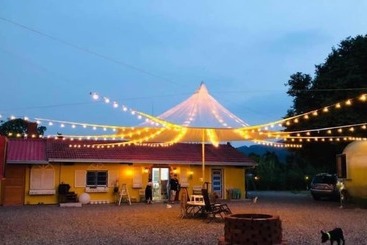 تختخواب و صبحانه Dayastar