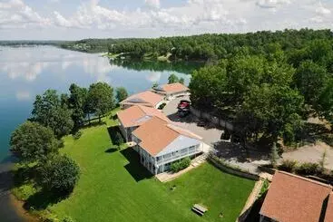 Hotelli Crown Point Resort