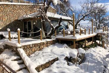 Pensió Almond House Suites Arachova Adults Only