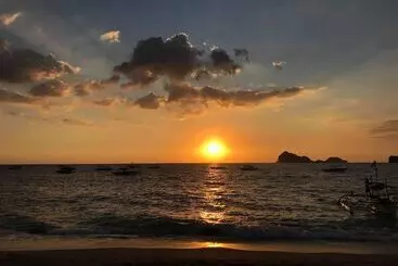 Hotel Pundaquit Luxury Resort