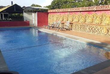 Pensió Kuta Paradise 777