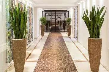 Centro Hotel Ayun Deluxe