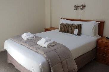 Апартаменты Courtenay Village