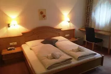 ホテル Landhaus Paradies