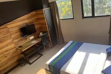 בית מלון כפרי Aston International