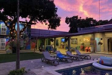 Casa Avelina Boutique Hostel