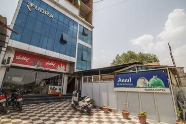 호텔 Rudra