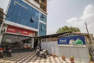 ホテル Rudra