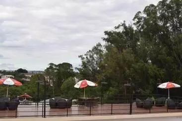 هتل Red Island Inn