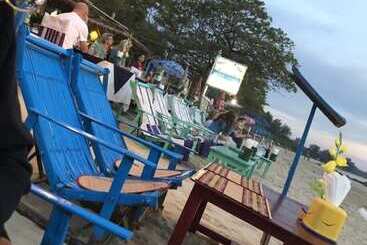 هتل Sea Breeze Lodge Ngapali