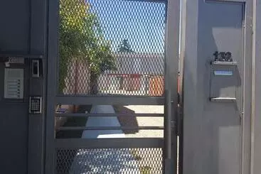 アパートホテル Lugones