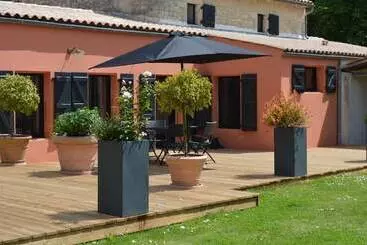 Aamiaismajoitus (B&B) Chambre D Hôtes La Grange D Aunis