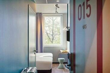 בית מלון כפרי Ibis Budget Lunel Porte De Camargue