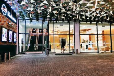 هتل Parama Apartments Balcony Beachfront