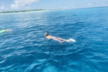 هتل Village Life Maldives