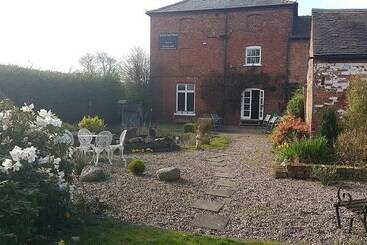 ベッドアンドブレックファースト Ternhill Farm House