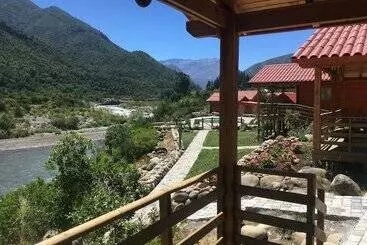 Vakantiehuisje Los Quenes River Lodge
