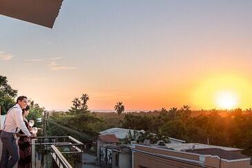 The Vibe Bed & Breakfast Adults Only