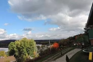 Mökkimajoitus Chalets Garou