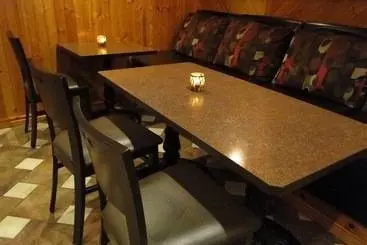 Motelli Pinewood Motor Inn