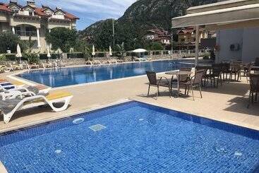 هتل آپارتمان Murat Apart