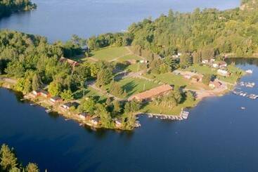 Vidéki Ház Waterfalls Lodge