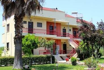 アパートホテル Aenaon Studios