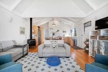 בית מלון כפרי Bear Gully Coastal Cottages