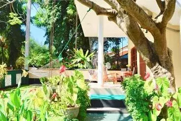 پانسیون Rico Shadow Guest House