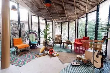 Spin Designer Hostel El Nido