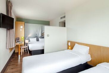 B&b Hotel Creil Chantilly